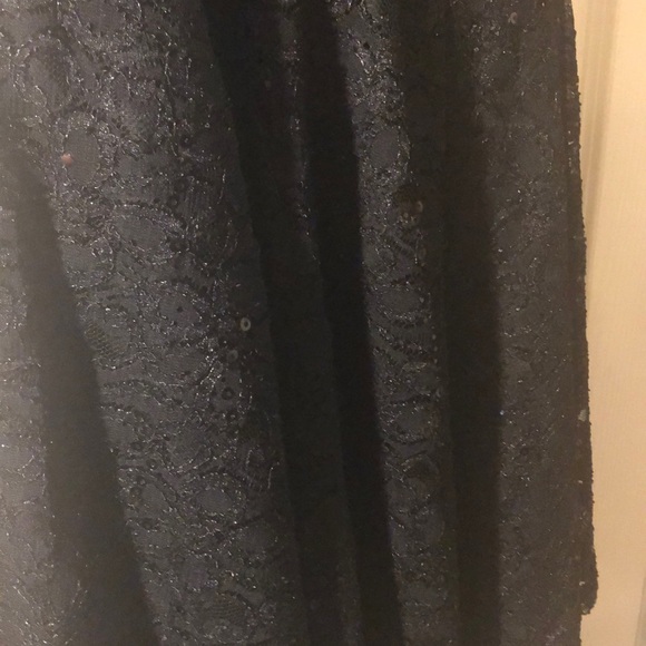 Beautiful black short sleeve lace dress - Picture 5 of 6